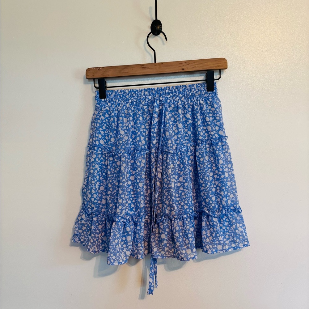 Sienna Sky floral tiered peasant skirt with bow in the front and lining size s